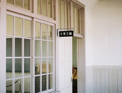 人生中的两道光，一个照亮了岁月，一个温暖了心田