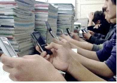 朋友圈经典的说说图片:有些事,不说是个结,说了是个疤 朋友圈经典的说说图片:有些事,不说是个结,说了是个疤