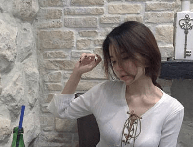 唯美的励志说说：我本无意与众不同，奈何品位出众。