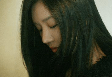 伤感的说说图片大全：我有一万个见你的理由，唯独少了一个见你的