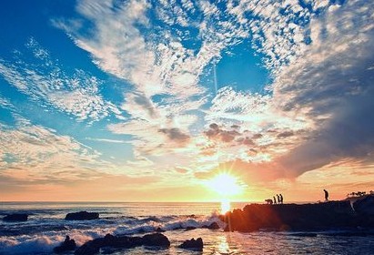 情感语录配图:爱情,若不全力以赴,便是一生遗憾。