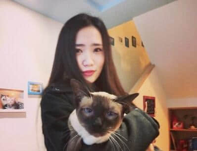 情话就是说一些自己都不相信的鬼话,却希望对方能相信。